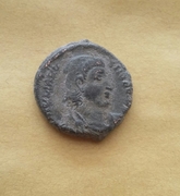 AE3 de Juliano II. FEL TEMP – REPARATIO. Soldado romano alanceando a jinete bárbaro caído. 20170110_143705_1