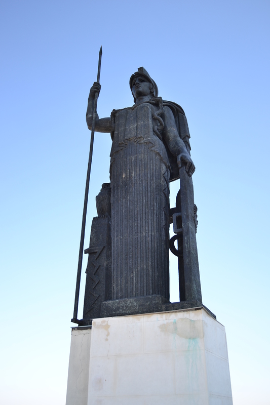 Estatua en la calle del León AZOTEA_1