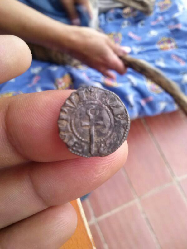 Dinero de Ponç Hug IV (1277-1313) de Ampurias IMG_20140602_WA0001