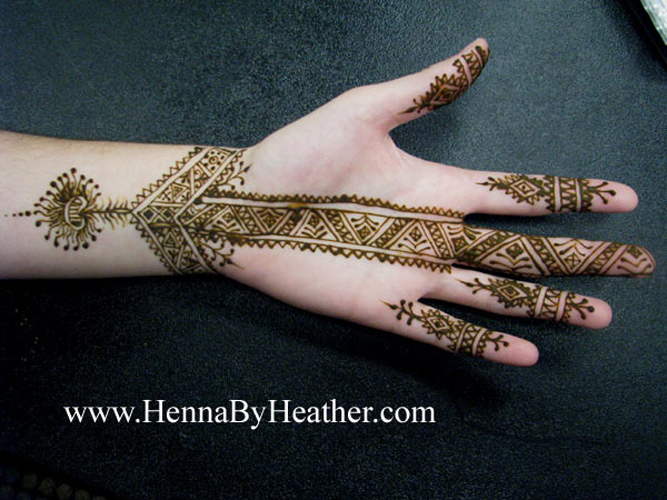 Umjetnost od kane - Page 18 Moroccan_henna_design_moor_a_henna_atlas_of_moro