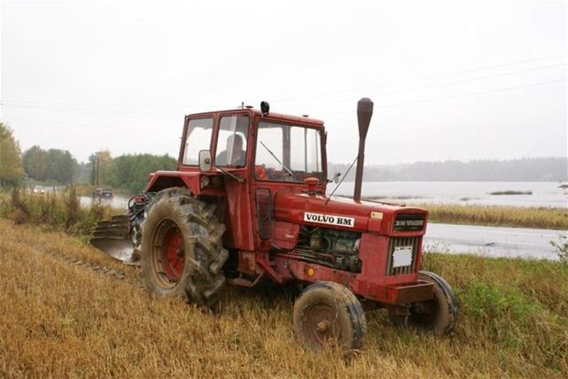 Hilo de tractores antiguos. - Página 31 VOLVO_T430_Buster