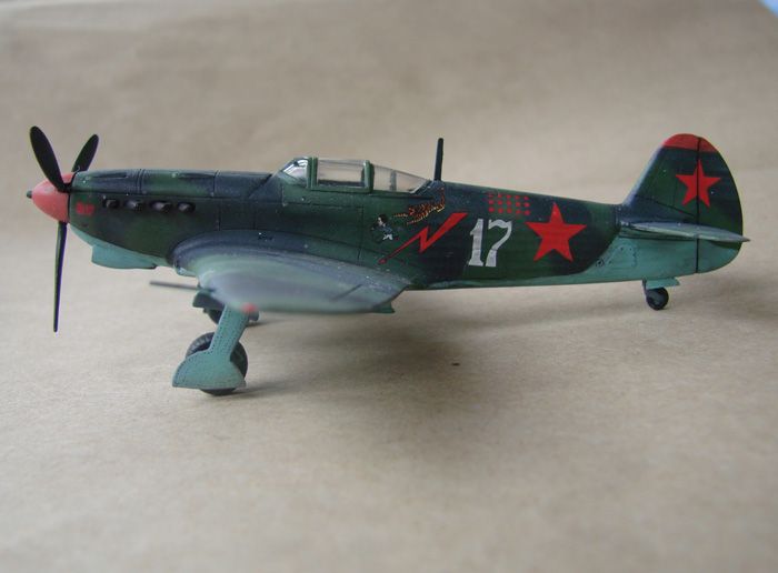 Yakovlev Yak-9early, Valom, 1/72 DSC01990