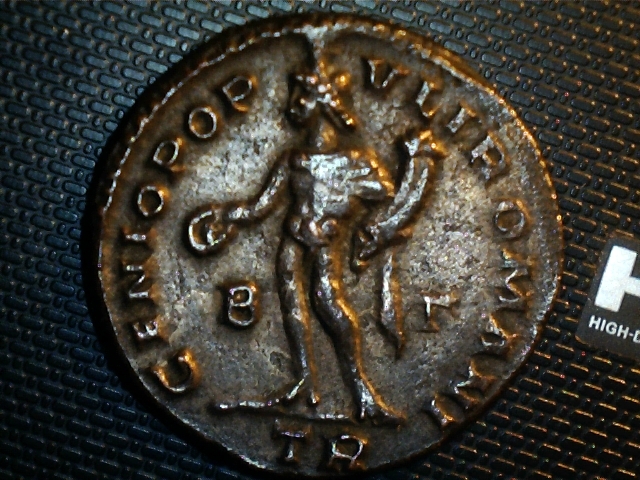 Follis de Diocleciano. GENIO POP-VLI ROMANI. Ceca Trier. Image