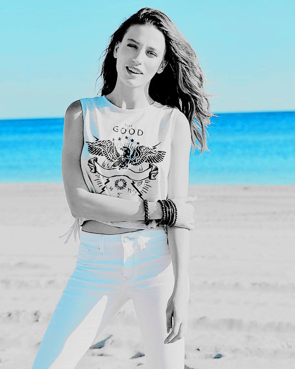 Serenay Sarikaya/სერენაი სარიკაია #24 - Page 30 Cg_LBe_Fl_Wc_AADv_n