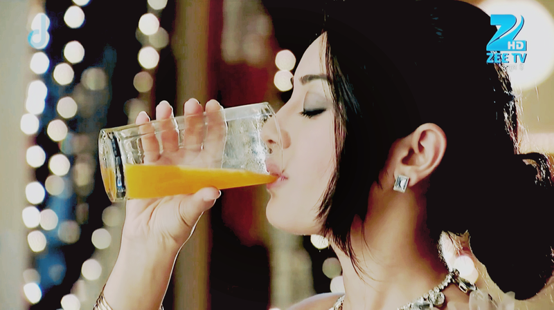 Surbhi Jyoti / სურბჰი ჯიოტი - Page 27 Image