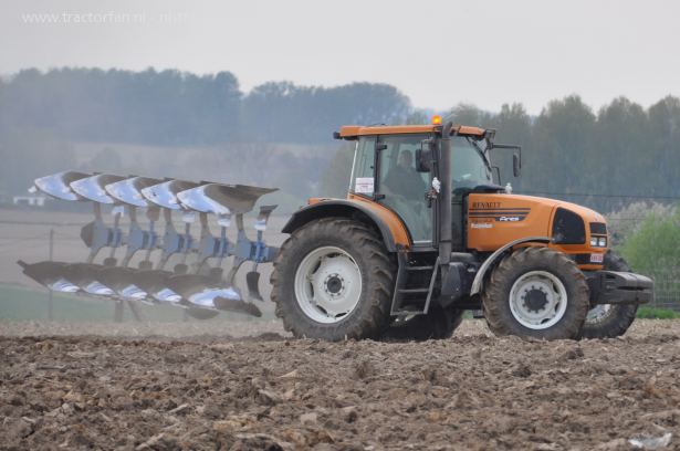 RENAULT Tracteurs agricoles   -- Francia - Página 10 ARES_720_RZ