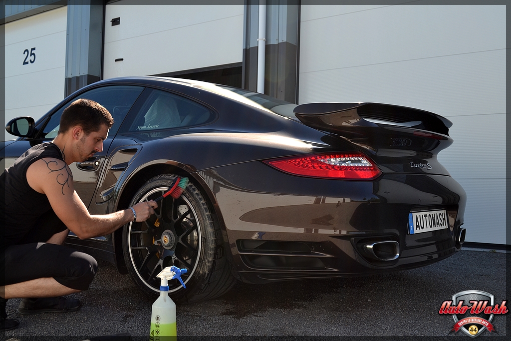 Bastien, d'AutoWash44 / Vlog n°6 - Macan S, 997 et 911 GT3 - Page 5 01_11