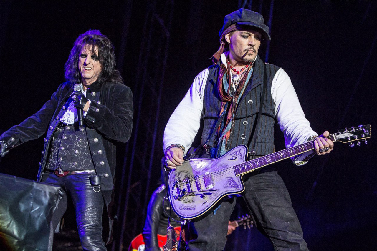 Le groupe Hollywood Vampires . - Page 8 E17b1710c544