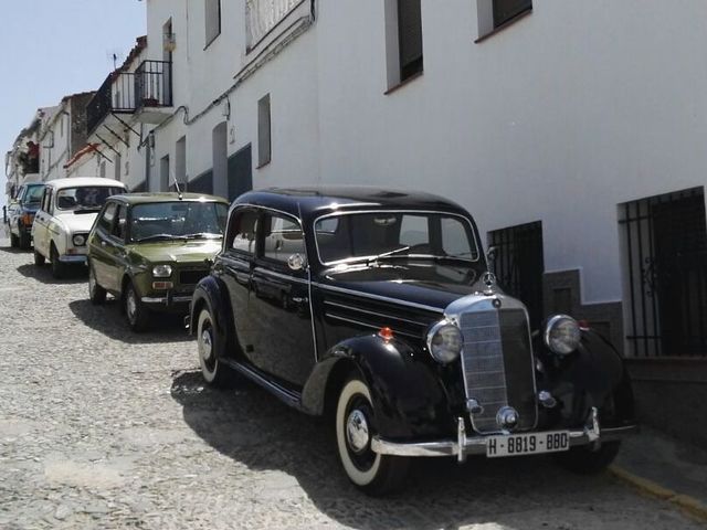 CONCENTRACION VEHICULOS CLASICOS EN AROCHE (H) Image