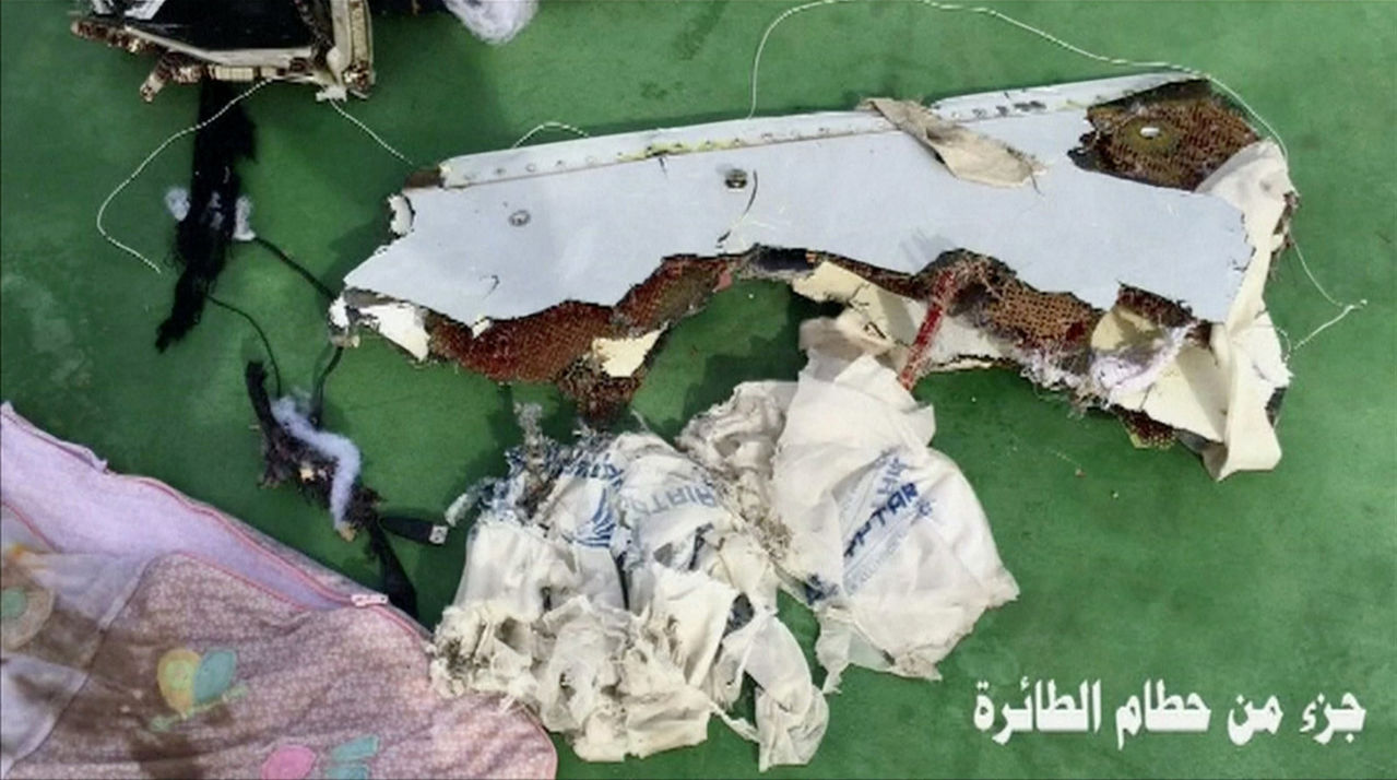 Accidentes - Accidentes de Aeronaves (Civiles) Noticias,comentarios,fotos,videos.  2016_05_21_T123014_Z_01_SIN15_RTRIDSP_3_EGYPTAIR_A