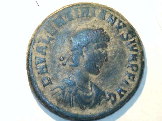 AE2 de Valentiniano. REPARATIO REIPVB. Emperador. Ceca Siscia. Image