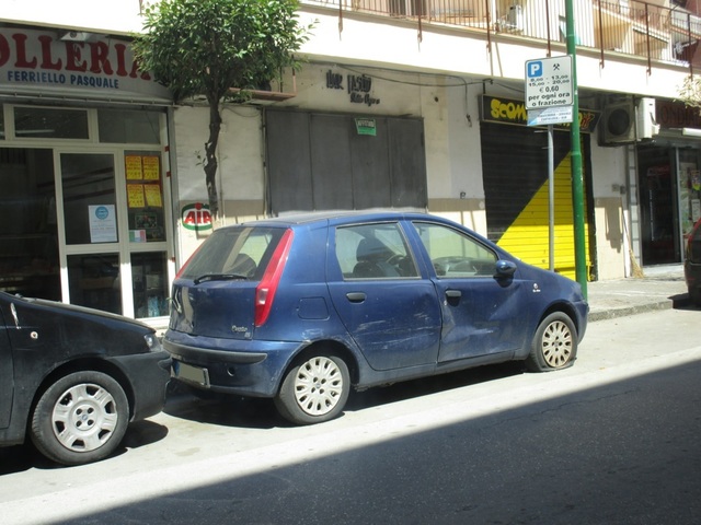 Auto Abbandonate - Pagina 27 IMG_2100_FILEminimizer