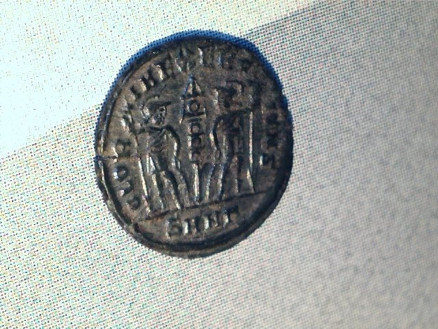 AE3 de Constantino I. GLOR-IA EXERC-ITVS. Ceca Nicomedia. Image