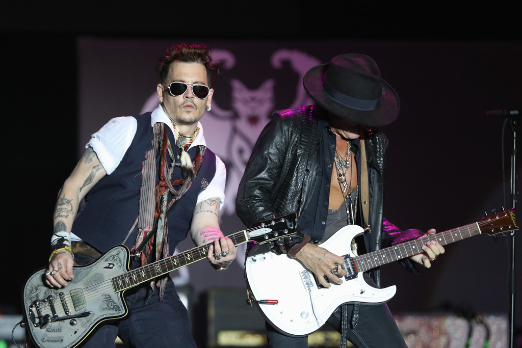 Le groupe Hollywood Vampires . - Page 8 90ea9ba88eb9