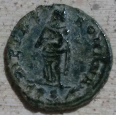 Follis de Teodora. PIETAS ROMANA. Ceca Tréveri. Fc8175e9_f624_4698_8c38_05ff705f386e_2