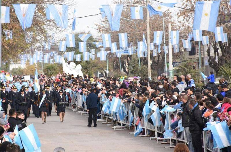 Miercoles 25 de Mayo - 206º Aniversario de la Revolución de Mayo. 20160525_112502_1