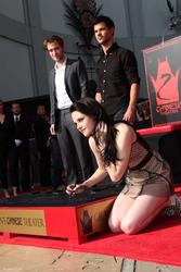 Kristen Stewart - Sayfa 38 10510363_H14