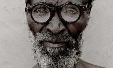 New invention: Water-lensed glasses for the poor 0A-Zulu-man-wearing-adapti-001