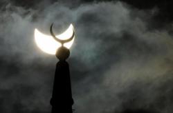 ISLAM  : UNE RELIGION ANTICHRIST Eclipse8