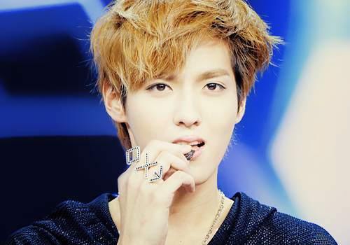 Votre top 10 de vos idoles masculines préférés. - Page 2 Kris-exo-m-Favim.com-445323