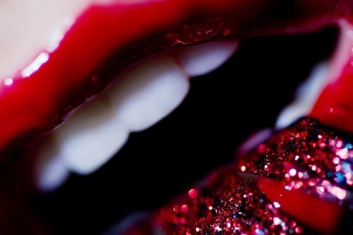   Make up ~~2012 Black-gloss-lips-make-up-photography-Favim.com-443468