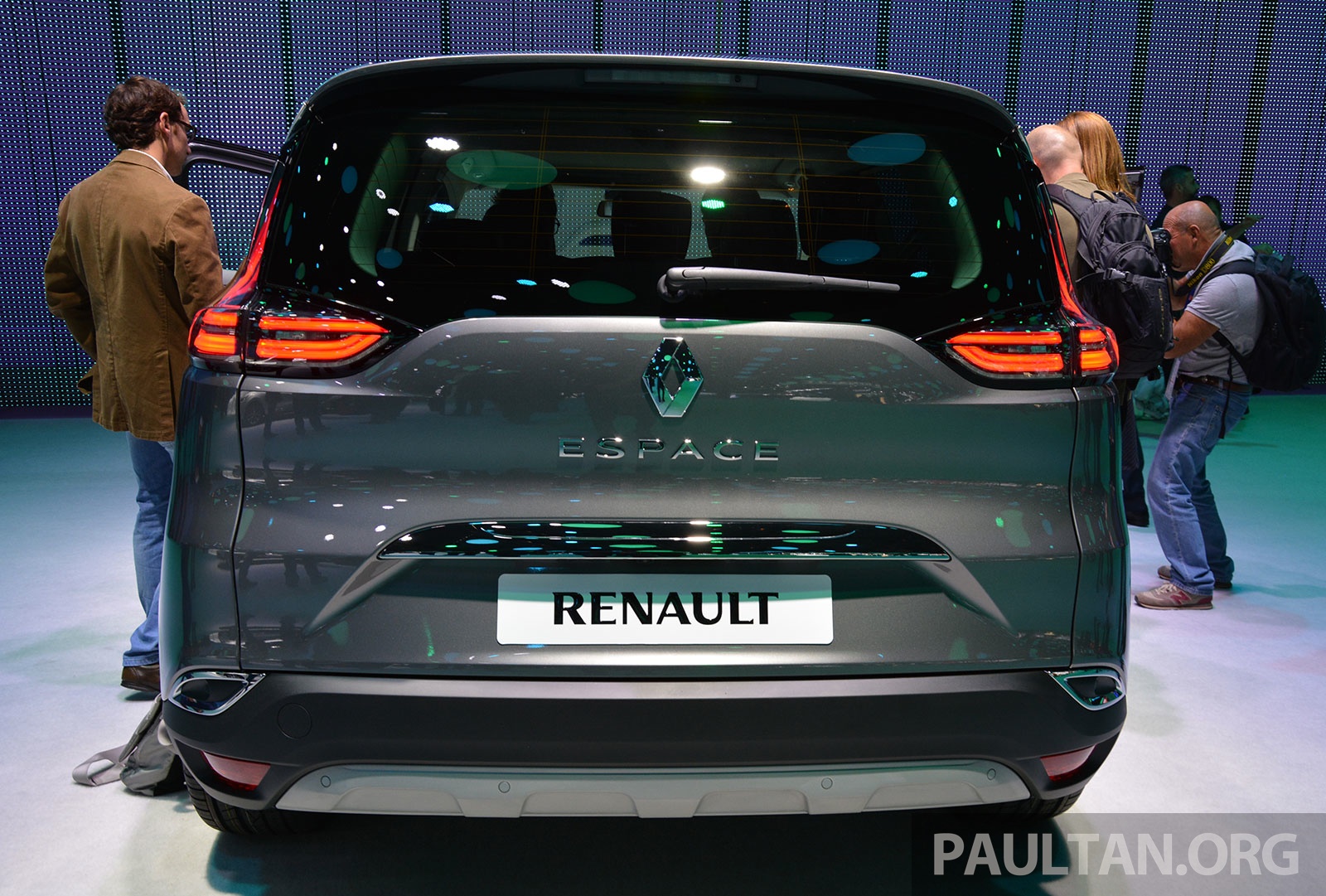 2014 - [Renault] Espace V - Page 7 Paris-2014-Renault-Espace-12