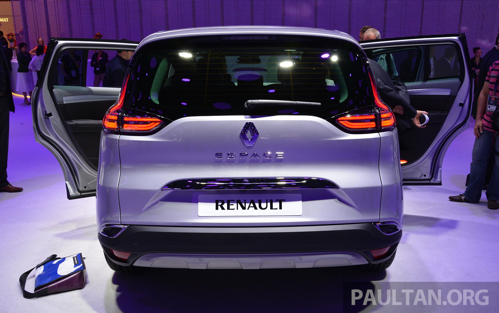 2014 - [Renault] Espace V - Page 7 Paris-2014-Renault-Espace-22