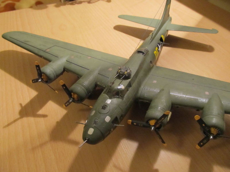 Boeing B-17F "Memphis Belle" 1:72 IMG_4322