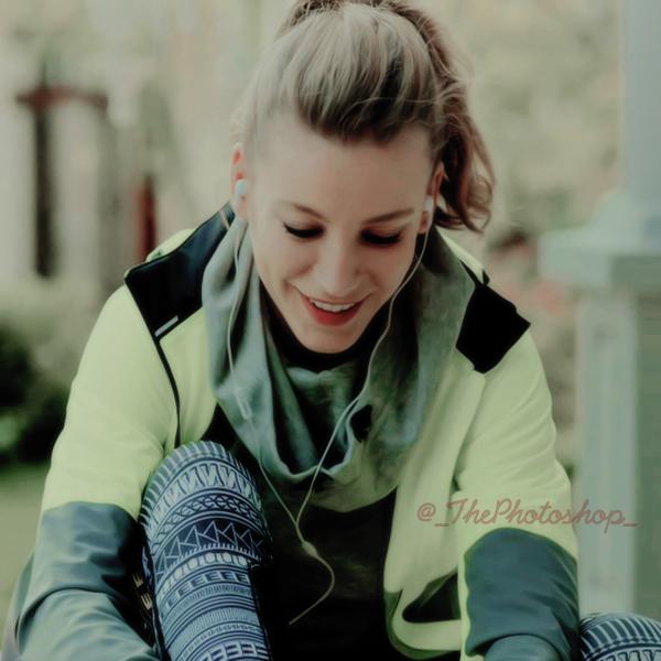 Serenay Sarikaya/სერენაი სარიკაია #22 - Page 43 B_TIX_OCAAAa_RZX