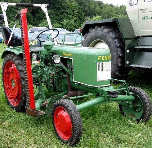 FENDT Tractores   - Página 10 FENDT_F12_HL_Small