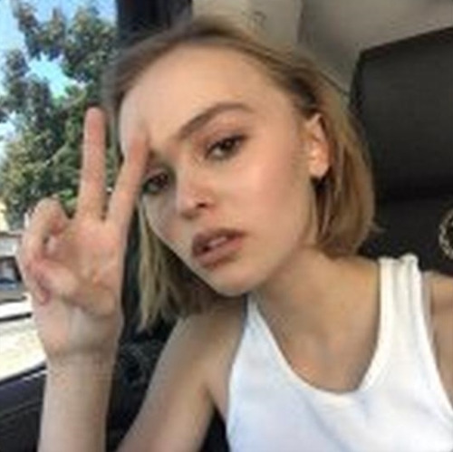 LILY-ROSE PARADIS DEPP sur Instagram - Page 8 Tumblr_nmx4ksb_RXu1rp7y3ro1_500