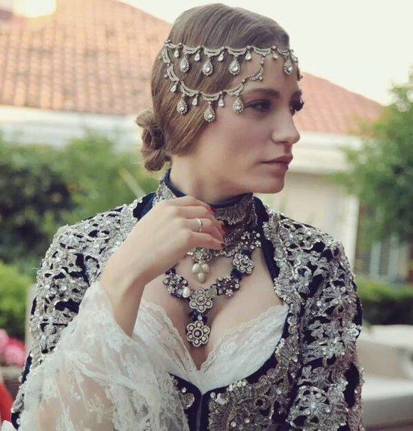 Serenay Sarikaya/სერენაი სარიკაია #22 - Page 38 Rexuc_Gbu_BEM