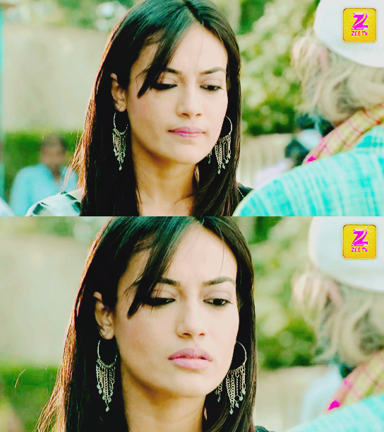 Surbhi Jyoti / სურბჰი ჯიოტი - Page 33 Image