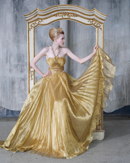 Volim zlatno - Page 3 Dress-fashion-designer-gold-glamour-Favim.com-466502
