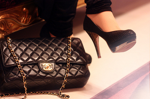 just pour les filles  Bag-black-chanel-fashion-Favim.com-518124