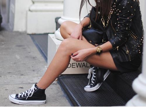 Fashion Convers Girl Black-converse-fashion-girl-Favim.com-757449