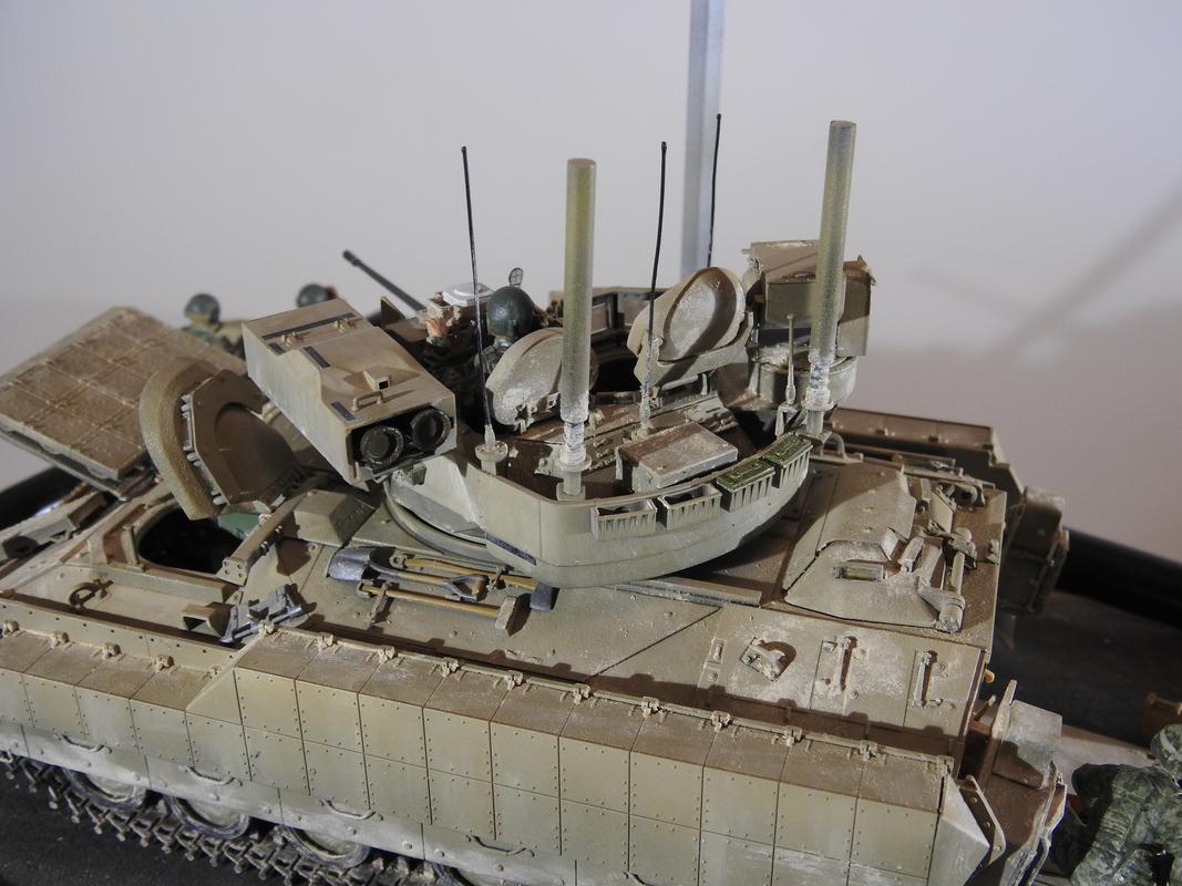 M3A3 Bradley TUSK III- Meng 1/35 – klar DSCN6900