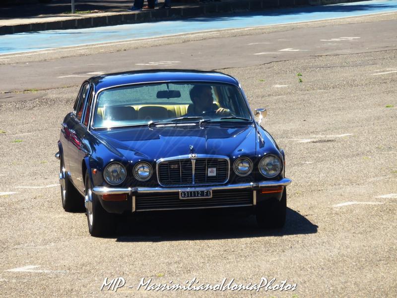 1° Raduno Auto d'Epoca - Gravina e Mascalucia Jaguar_XJ_4.2_171cv_77_FIA31112_3