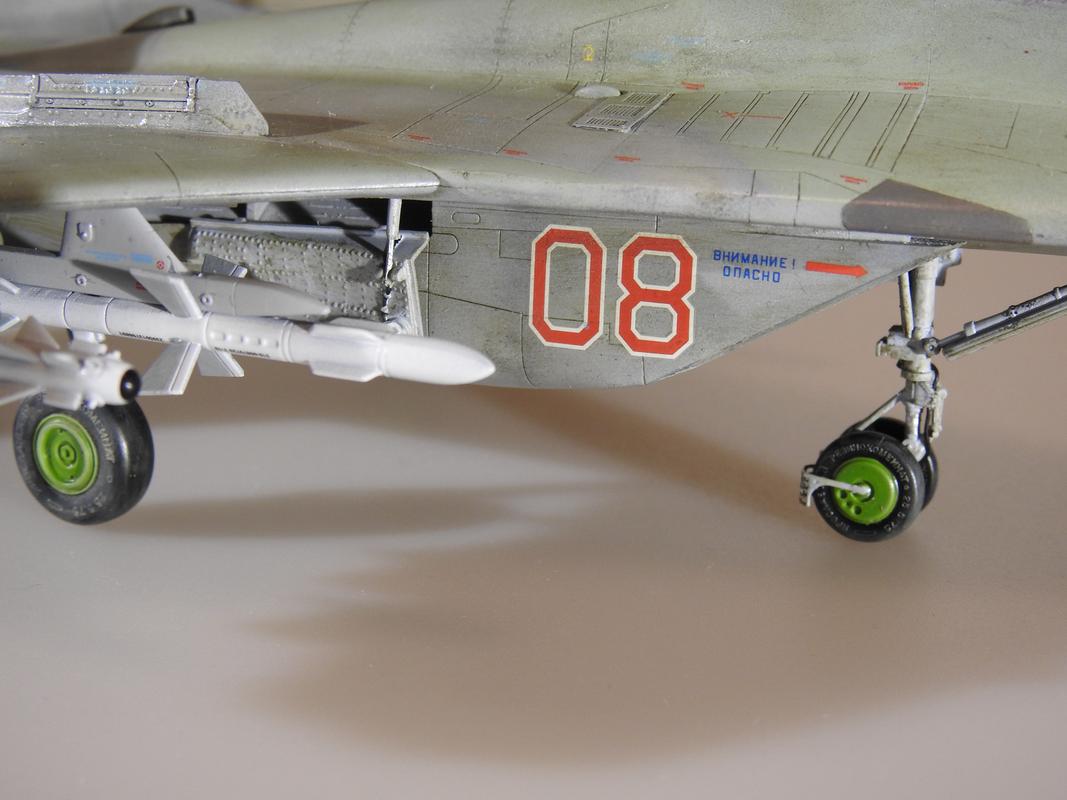 MIG-29A, Eduard, 1/48 -klar DSCN6606