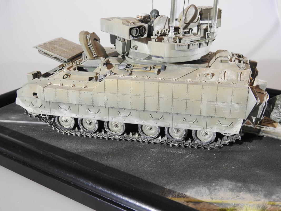 M3A3 Bradley TUSK III- Meng 1/35 – klar DSCN6902