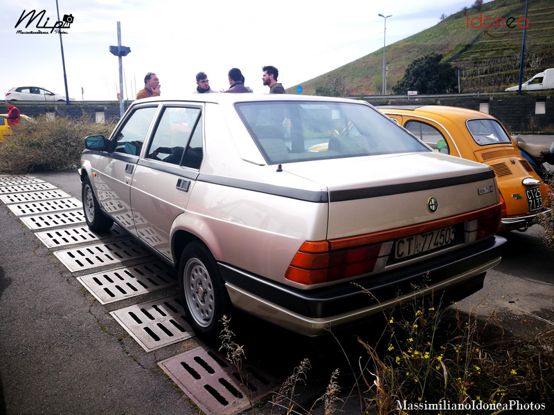 Parking Vintage Alfa_Romeo_75_1.6_110cv_87_CT774503_5