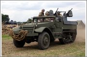 Surviving Self-propelled Guns based on US Half-Tracks Apc1