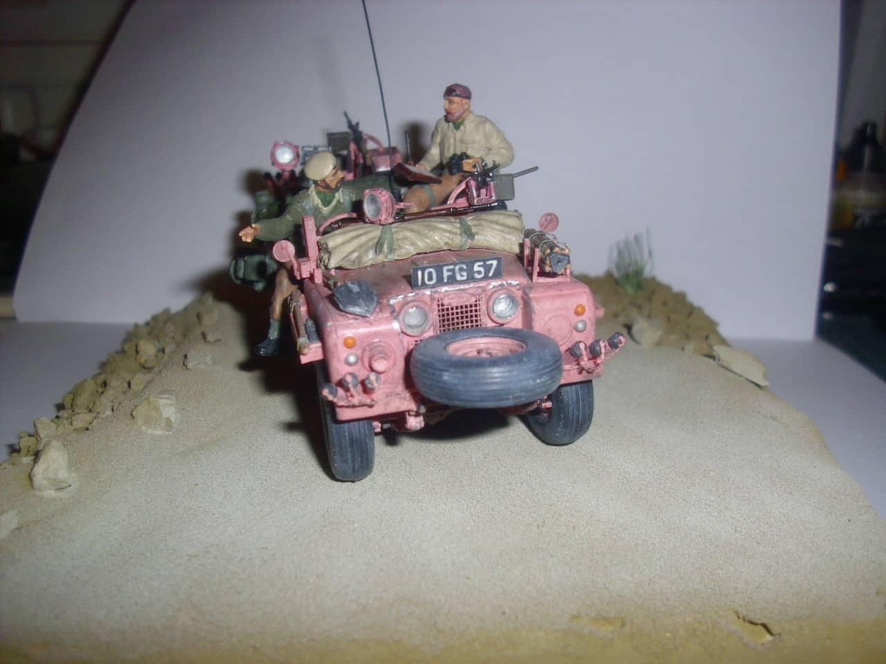 Land Rover Pink Panther - 1/35 Italeri DSCI0284