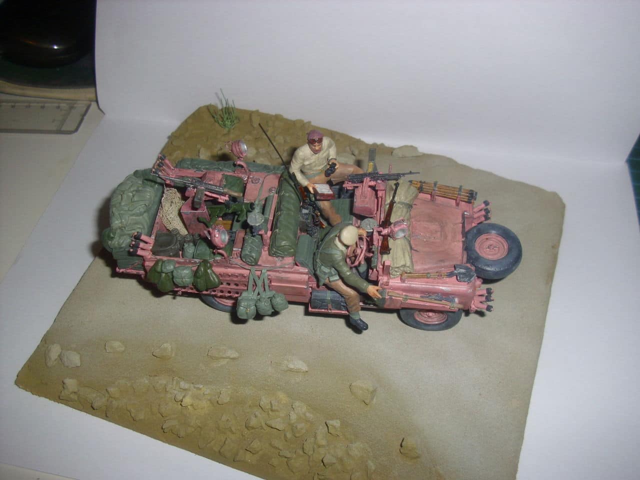 Land Rover Pink Panther - 1/35 Italeri DSCI0278