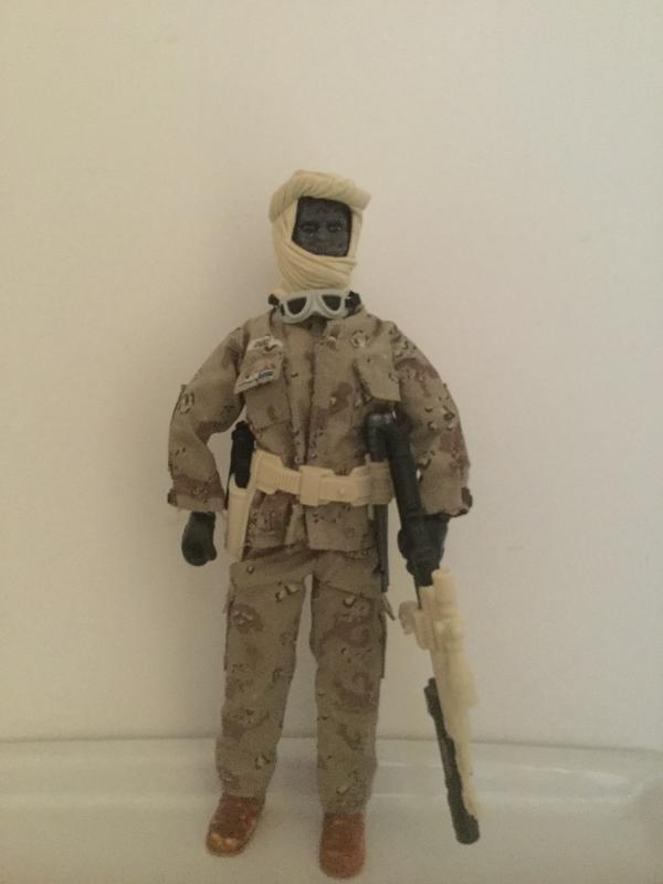 Desert No-Face has now got a new belt and weapon. IMG_0281