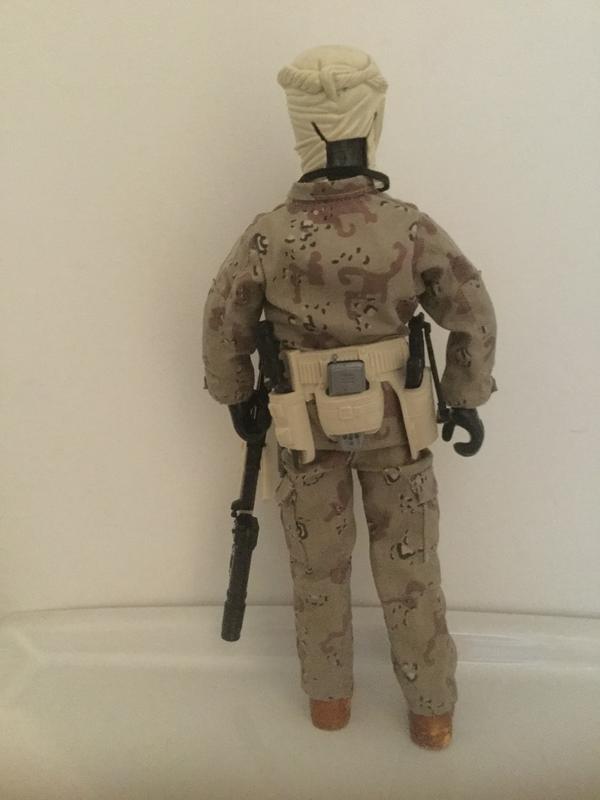 Desert No-Face has now got a new belt and weapon. IMG_0282