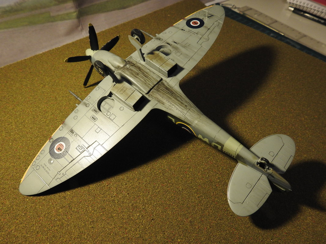 Spitfire MK.XIVc 1/48 Academy - Klar DSCN4120