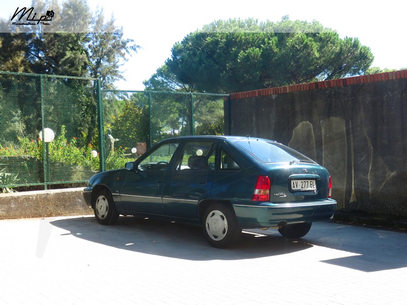 Auto  storiche da Google Maps - Pagina 9 Daewoo_Nexia_1.5_75cv_97_AV277_EL_2