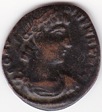 AE4 de Constantino II. GLOR-IA EXERC-ITVS. Un estandarte entre dos soldados. Antioch.  IR87_A