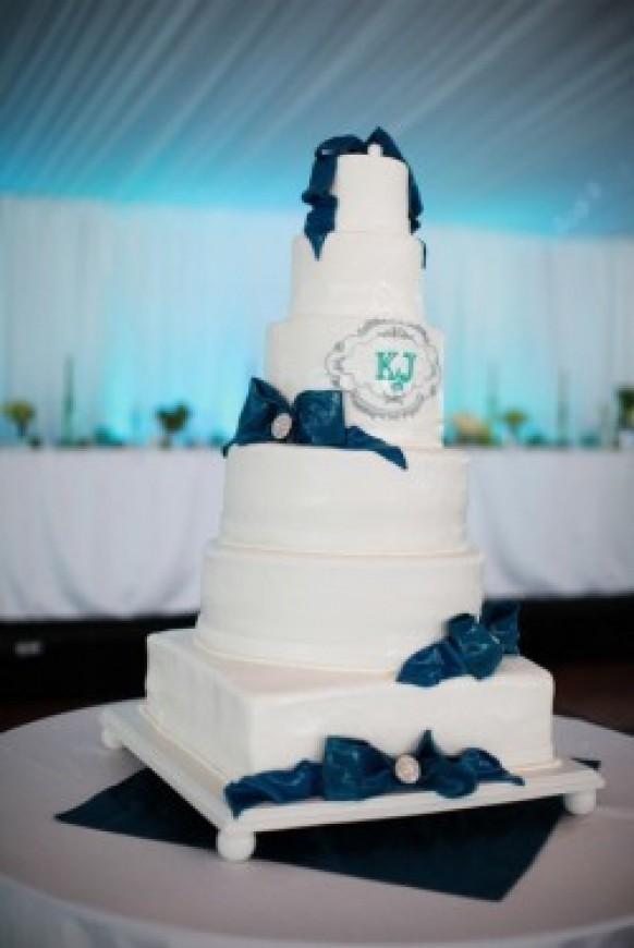    2013    Fondant-wedding-cakes